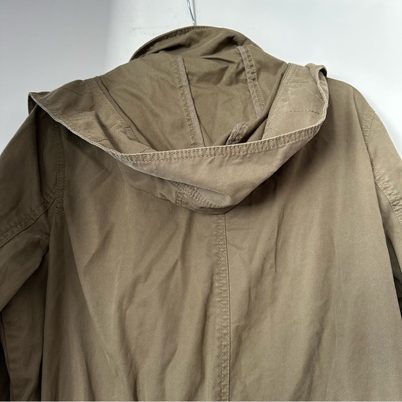 Banana Republic Military Park in Olive Green - Picture 14 of 16